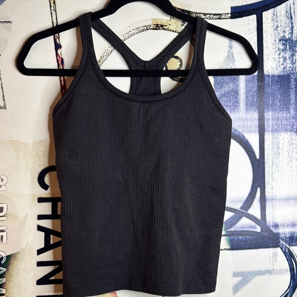 Lululemon tank size 6